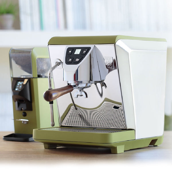 Nuova Simonelli Oscar Mood Green on the bench